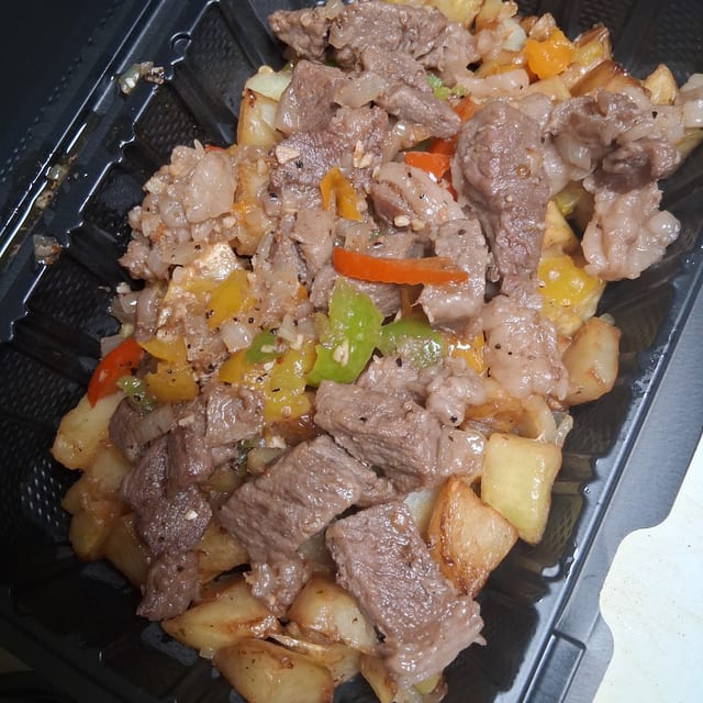Steak Tips Grit Or Homemade Potatoes.